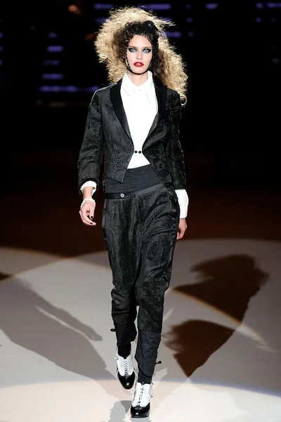 Look 49